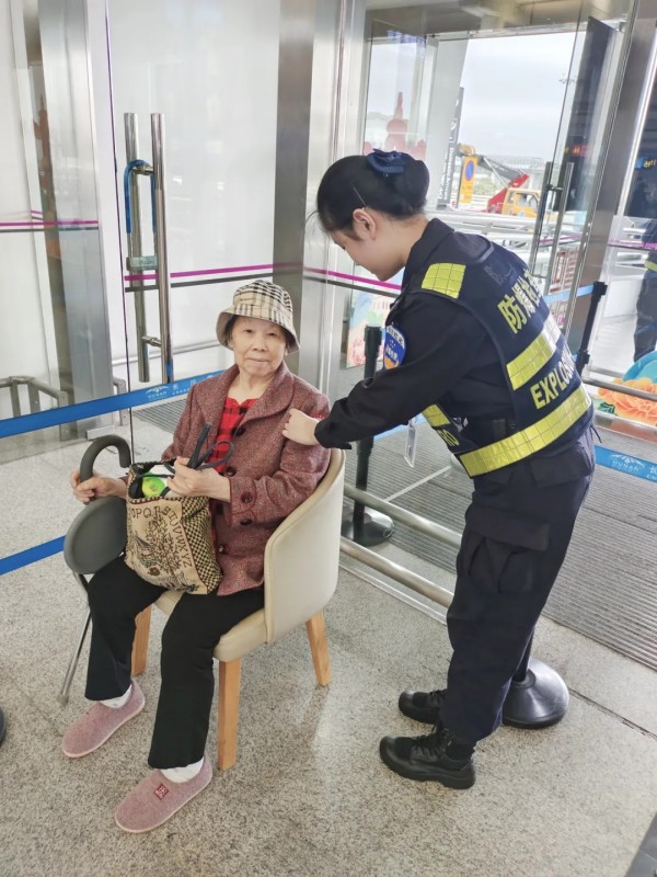 長沙紅光保安服務有限公司,長沙安保服務,長沙安全服務,長沙非武裝押運,勞務派遣服務 長沙紅光保安服務有限公司,長沙安保服務,長沙安全服務,長沙非武裝押運,勞務派遣服務